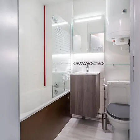 Charming Studio Close To The Beach In Appartement *