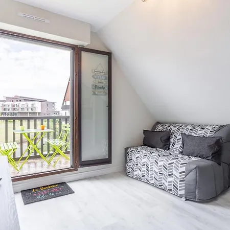 Charming Studio Close To The Beach In Appartement